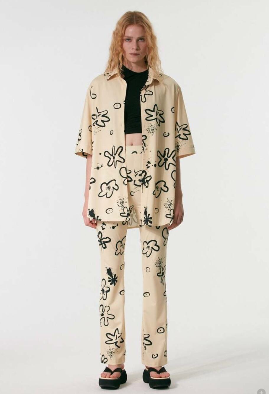 The Open Product Shirt OS Floral Oversized in Yellow Short Sleeve Artsy Street